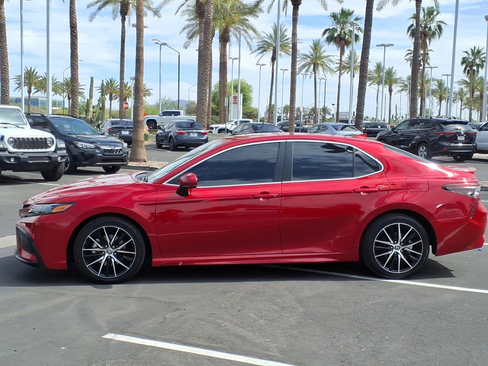 Used 2021 Toyota Camry SE w/ Carpet Mat Package (TMS) FWD image 7