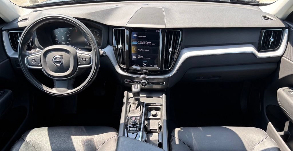 Used 2020 Volvo XC60 T5 Momentum w/ Protection Package AWD/4WD image 6