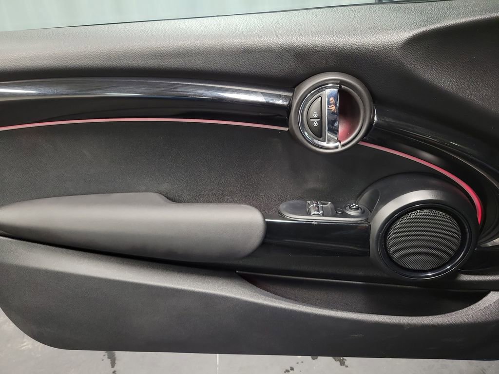Used 2016 MINI Cooper S image 21