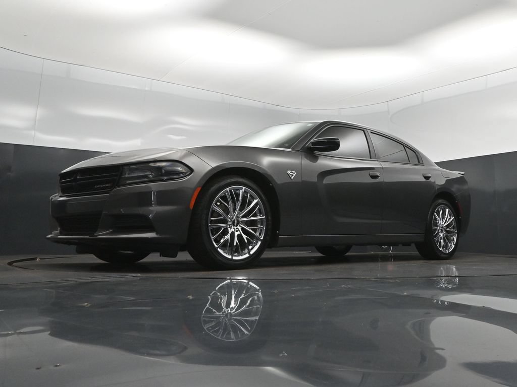 Used 2020 Dodge Charger SXT w/ Blacktop Package RWD image 38