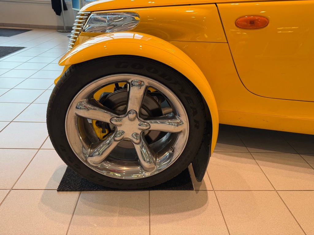 Used 2002 Chrysler Prowler RWD image 22