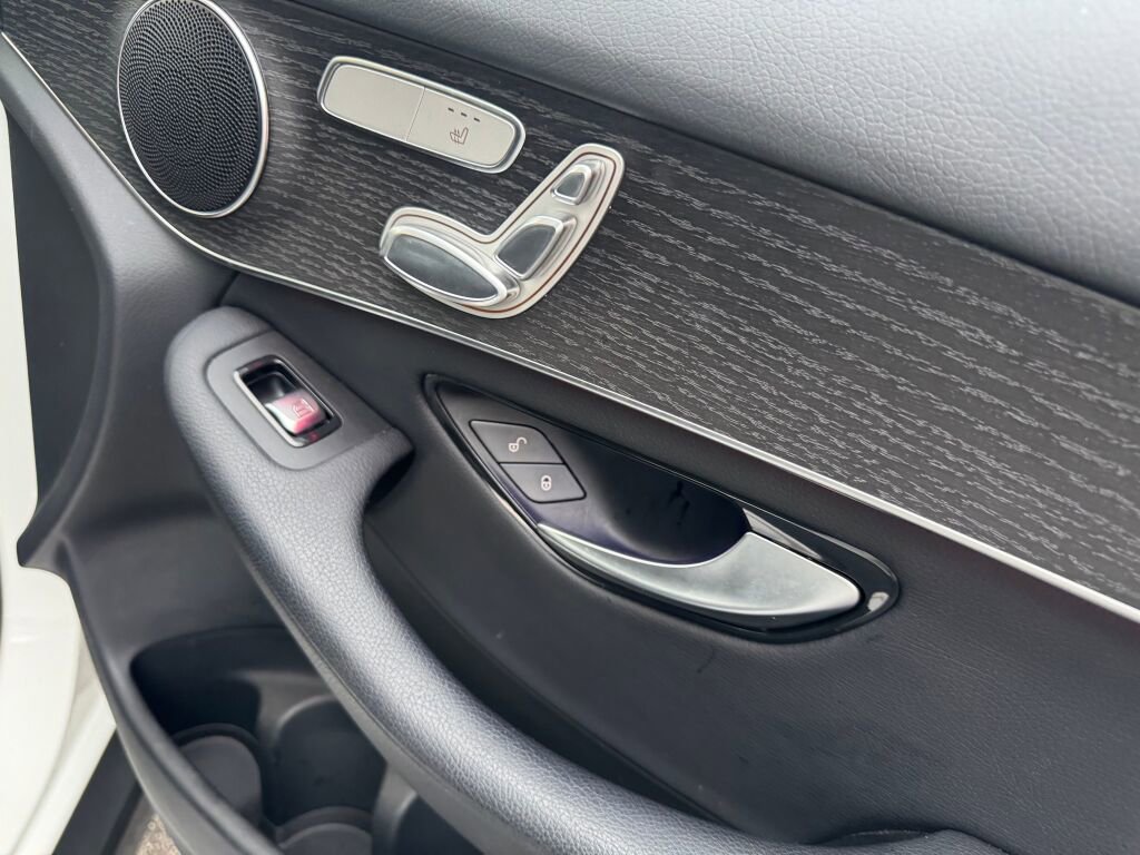 Certified 2022 Mercedes-Benz GLC 300 4MATIC image 25