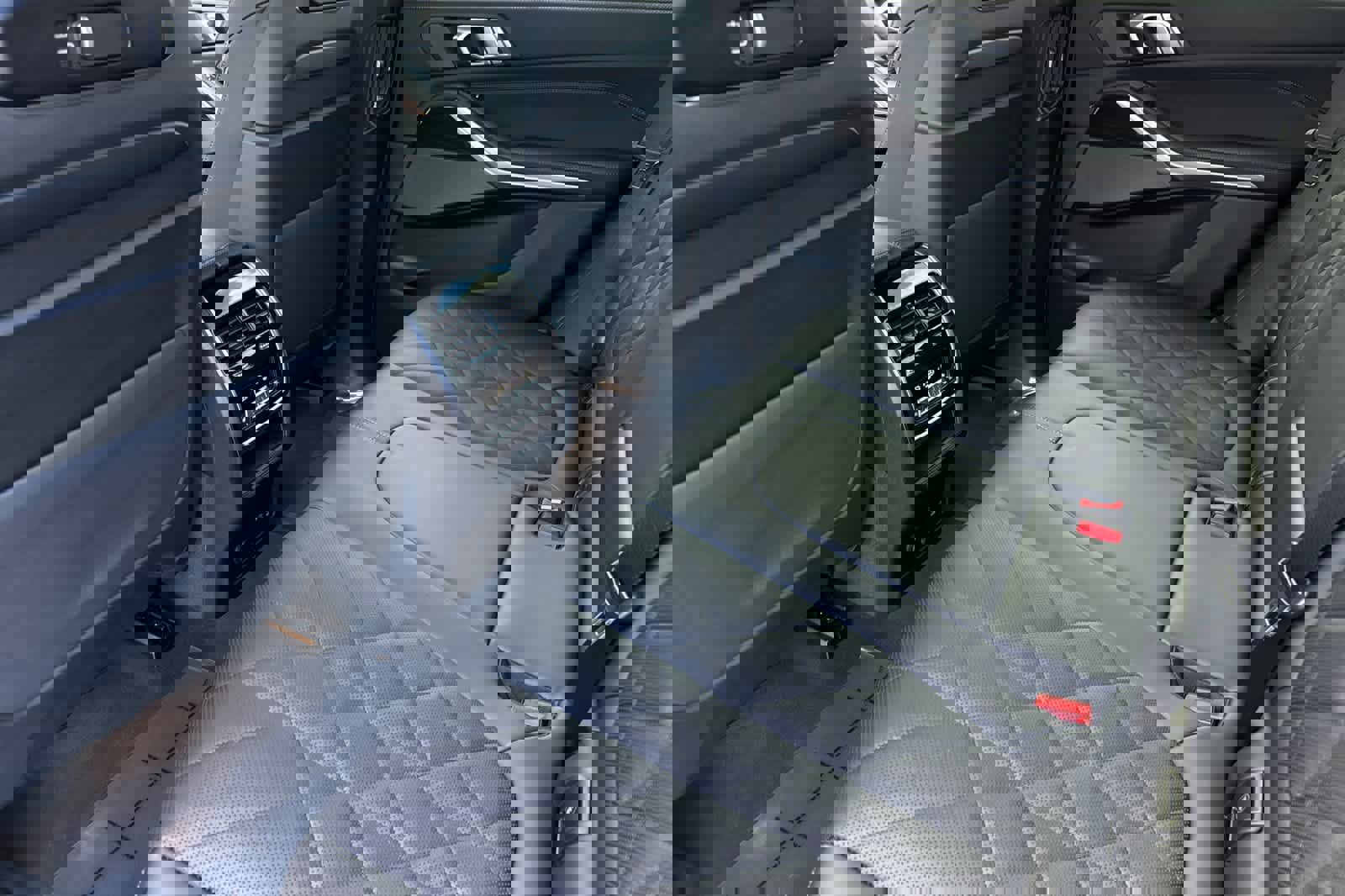 New 2026 BMW X5 xDrive40i w/ Executive Package image 4