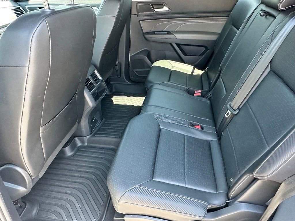 Used 2023 Volkswagen Atlas Cross Sport SE FWD image 7