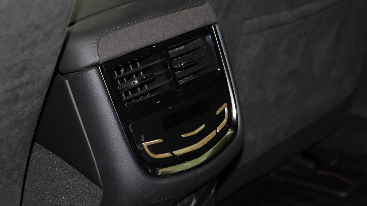 Used 2019 Cadillac CTS V w/ Luxury Package image 31