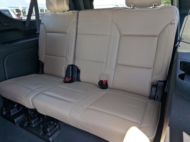 Used 2023 Chevrolet Suburban Premier AWD/4WD image 28