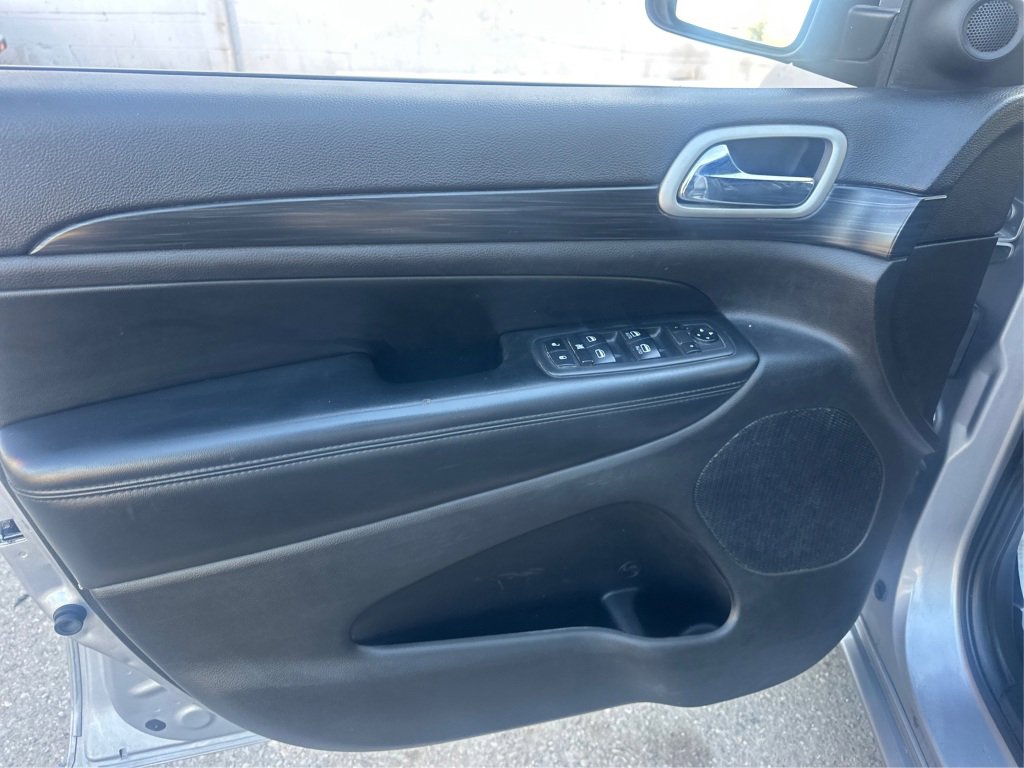 Used 2020 Jeep Grand Cherokee Altitude image 31