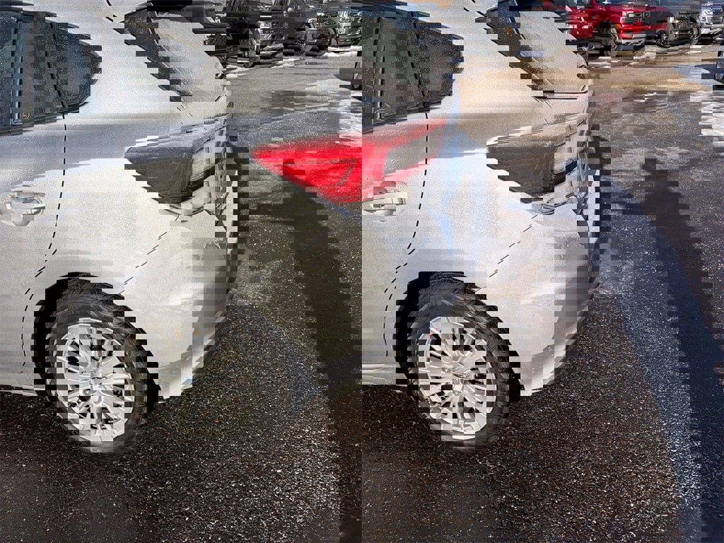 Used 2018 Subaru Impreza 2.0i Premium w/ Eyesight & BSD & Rcta image 6