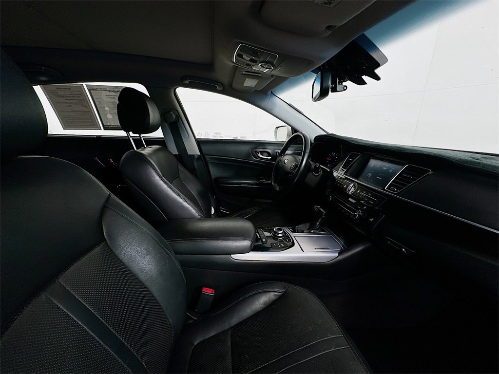 Used 2017 Kia K900 Premium image 29