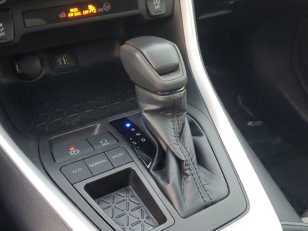 Certified 2023 Toyota RAV4 XLE w/ Convenience Package image 30