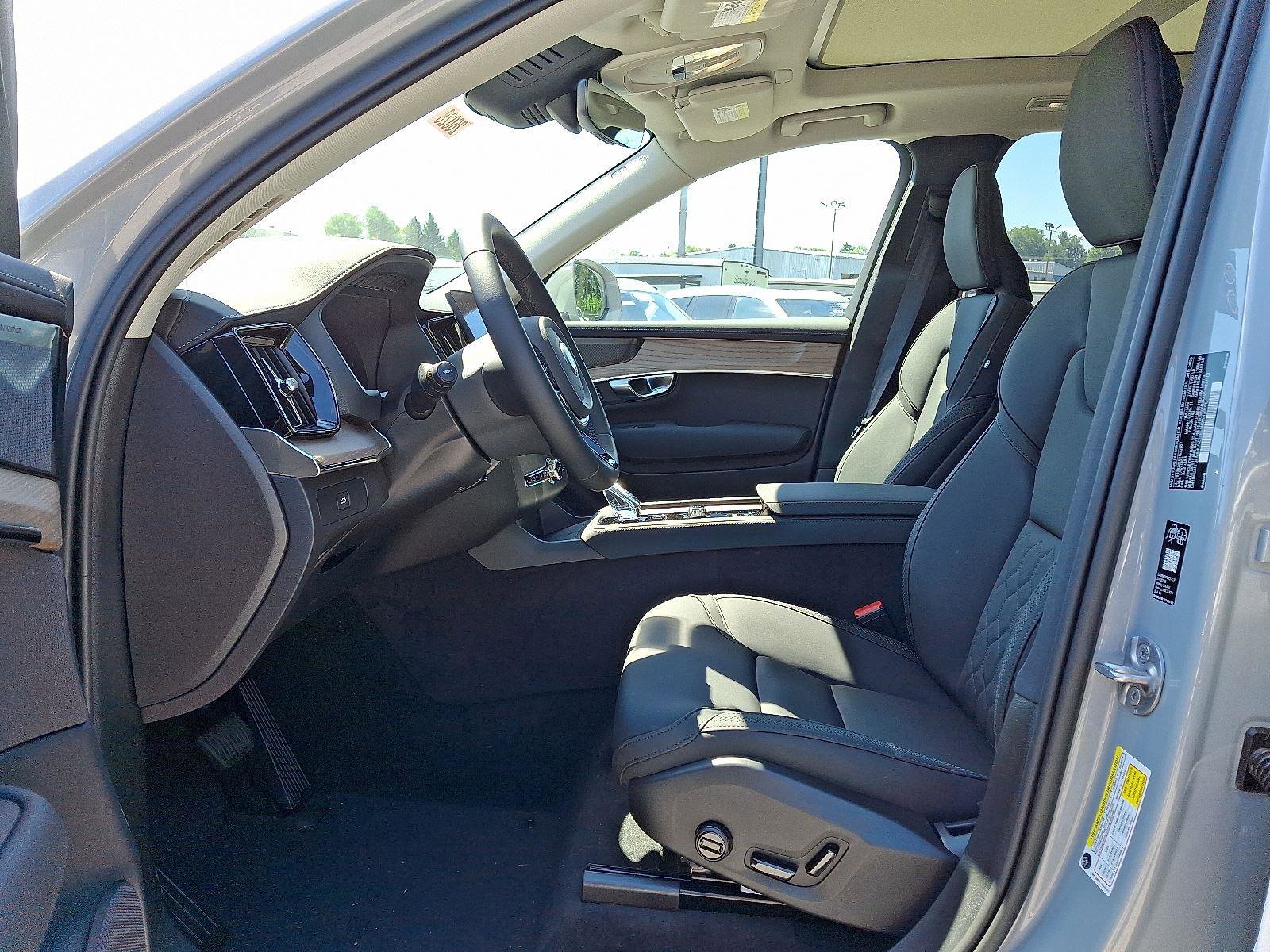 Used 2026 Volvo XC90 B6 Plus w/ Protection Package Premier image 9