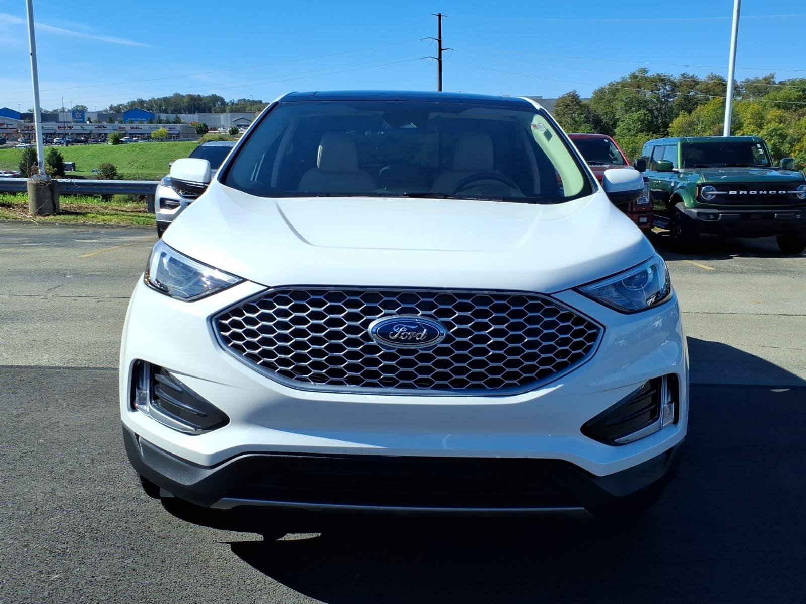 Used 2024 Ford Edge SEL w/ Convenience Package AWD/4WD image 2