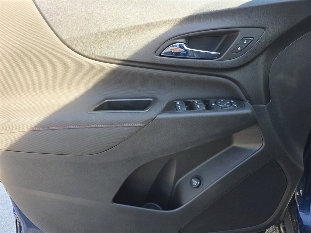 Used 2022 Chevrolet Equinox RS image 24