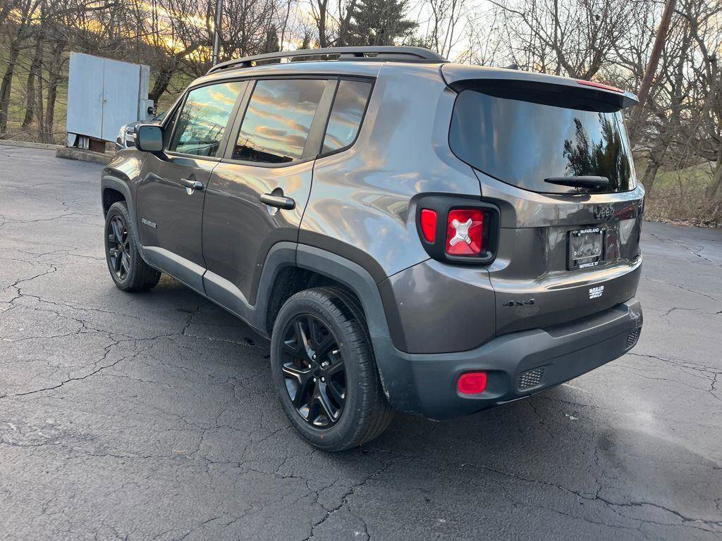 Used 2017 Jeep Renegade Altitude AWD/4WD video 3