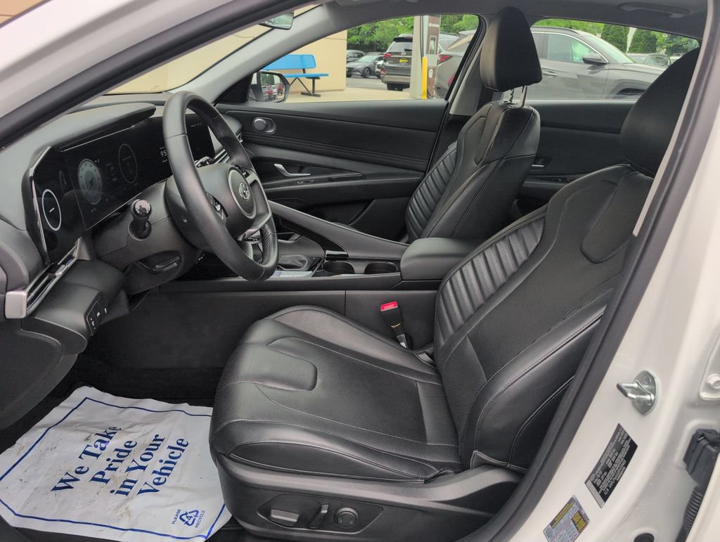 Certified 2023 Hyundai Elantra Limited w/ Cargo Package FWD image 10