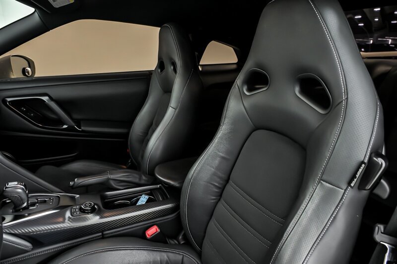 Used 2019 Nissan GT-R Premium AWD/4WD image 21