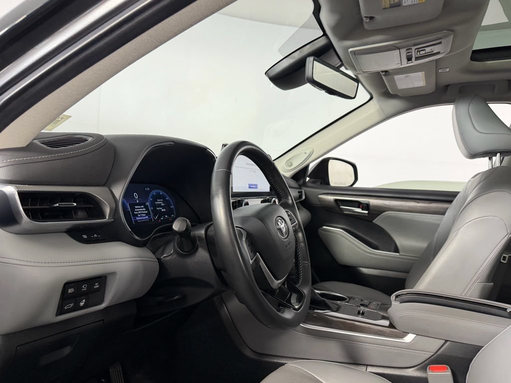 Used 2024 Toyota Highlander Platinum AWD/4WD image 20