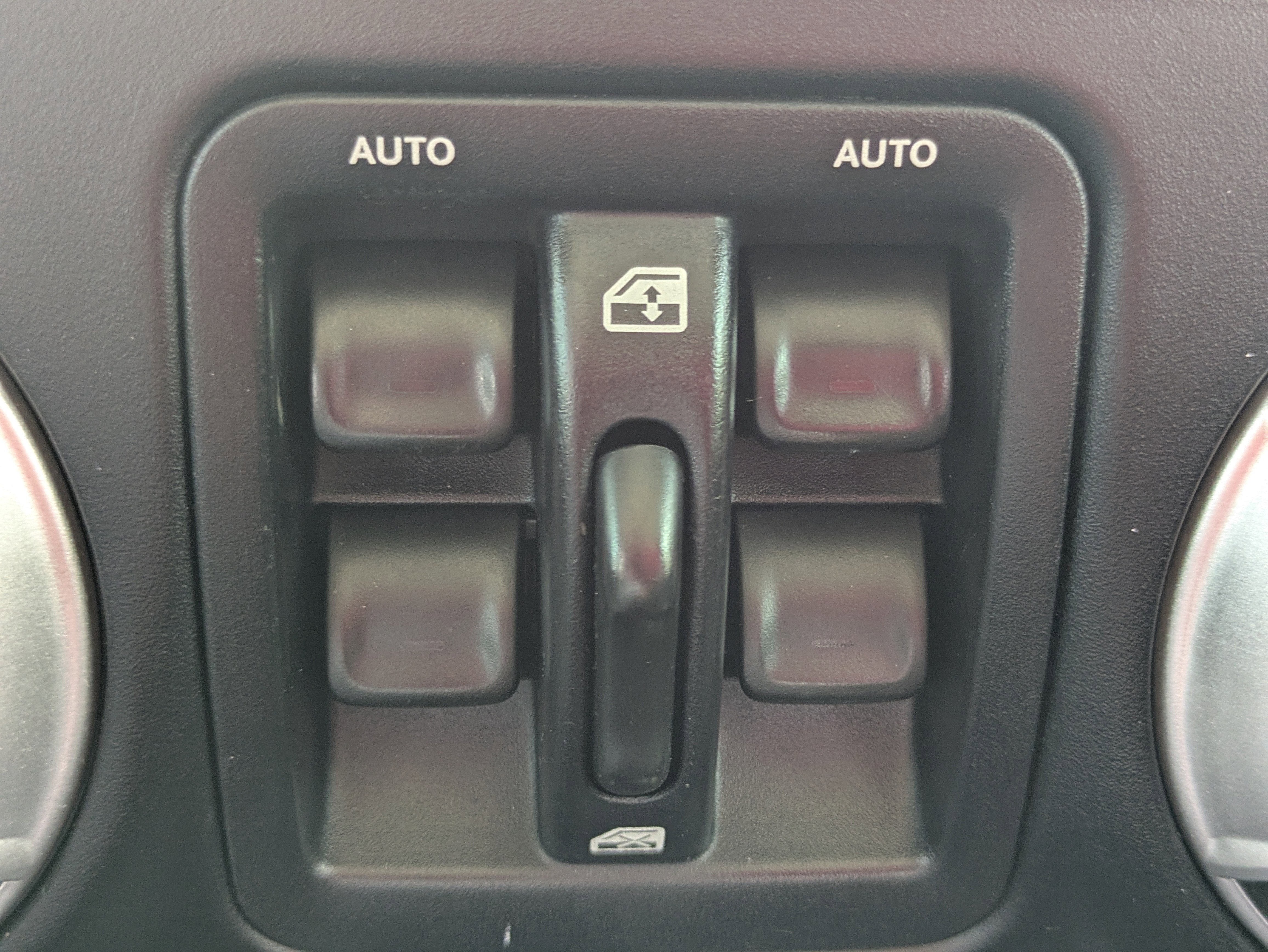 Used 2012 Jeep Wrangler Unlimited Sahara w/ Connectivity Group image 27