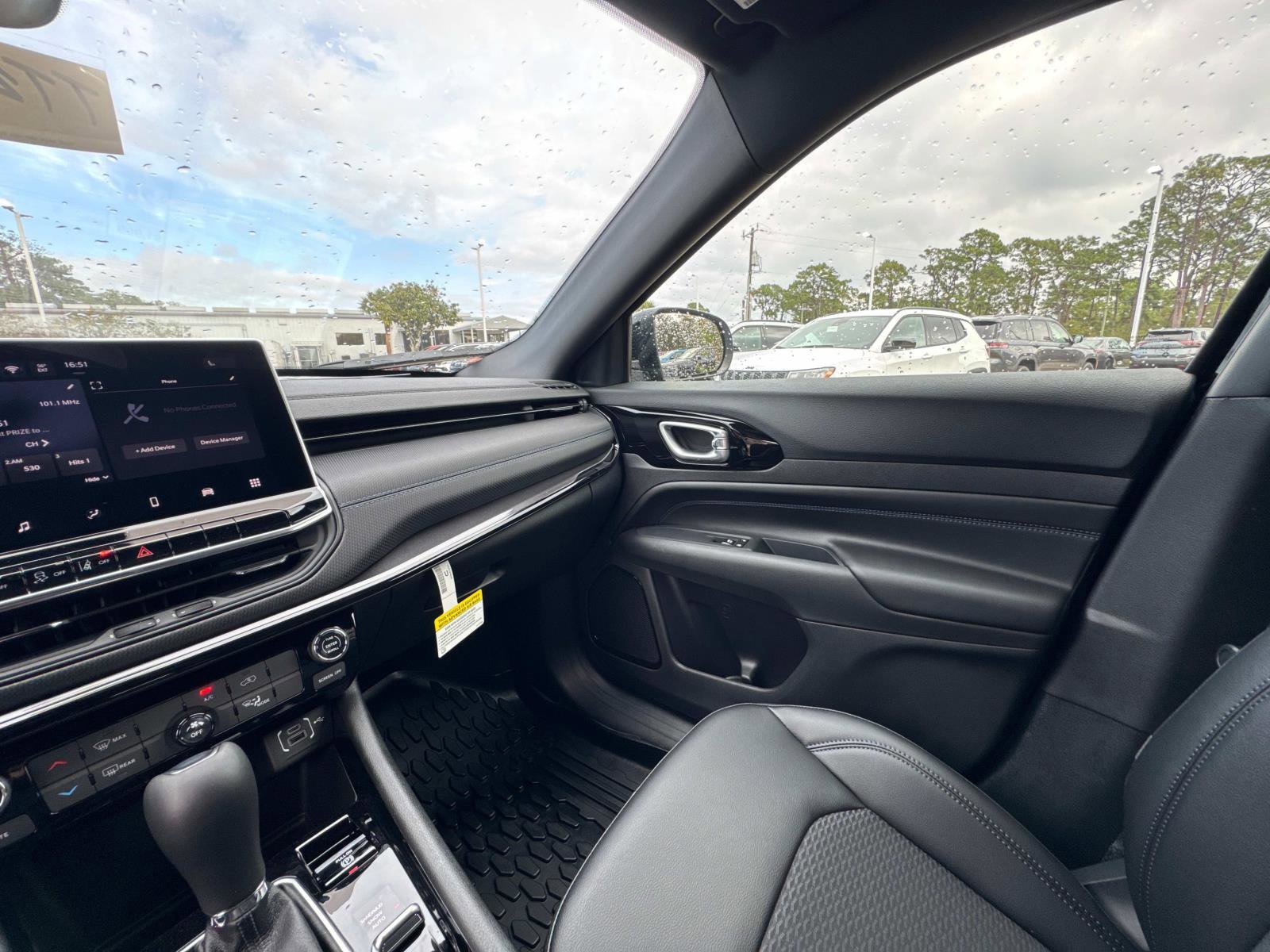 New 2026 Jeep Compass Latitude image 26