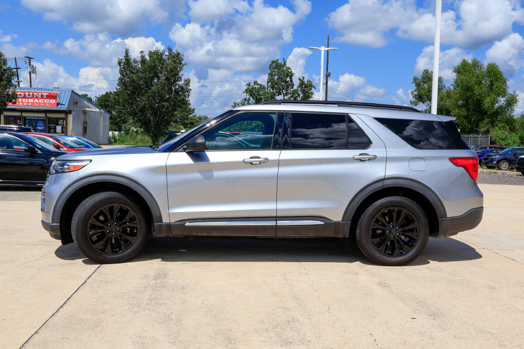 Used 2020 Ford Explorer XLT w/ Equipment Group 202A RWD image 26