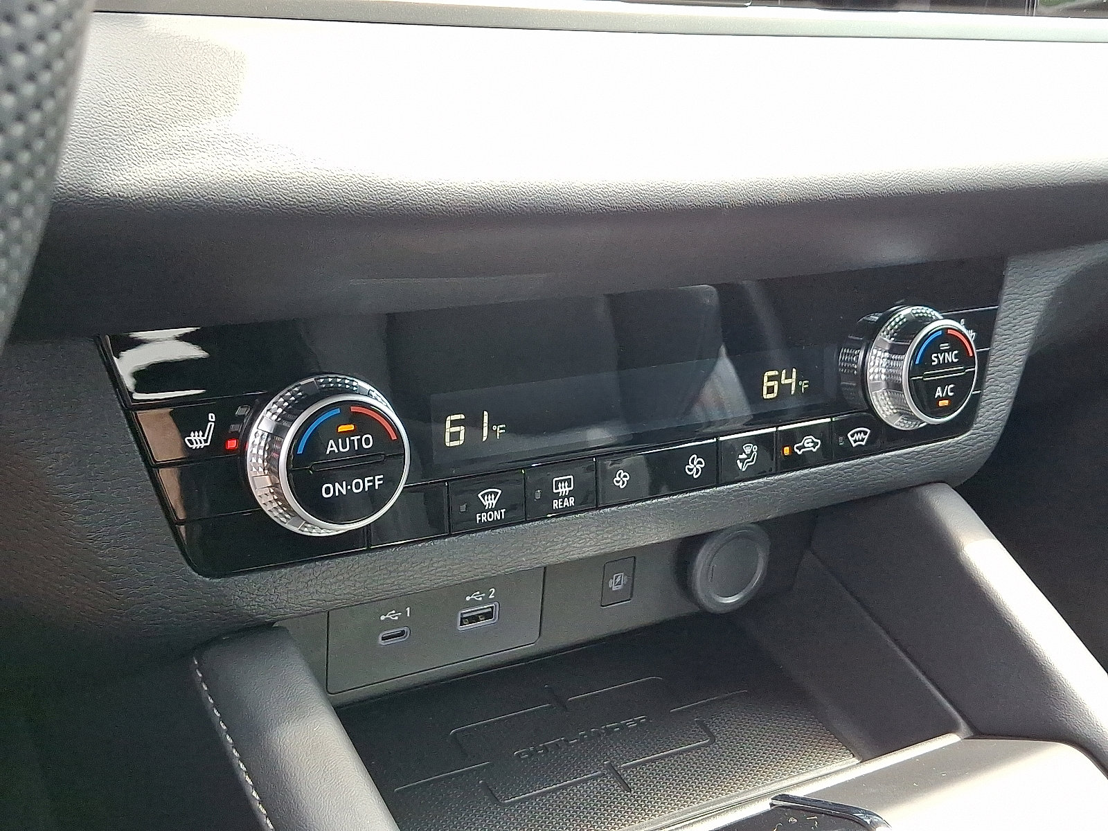 New 2025 Mitsubishi Outlander SE image 15