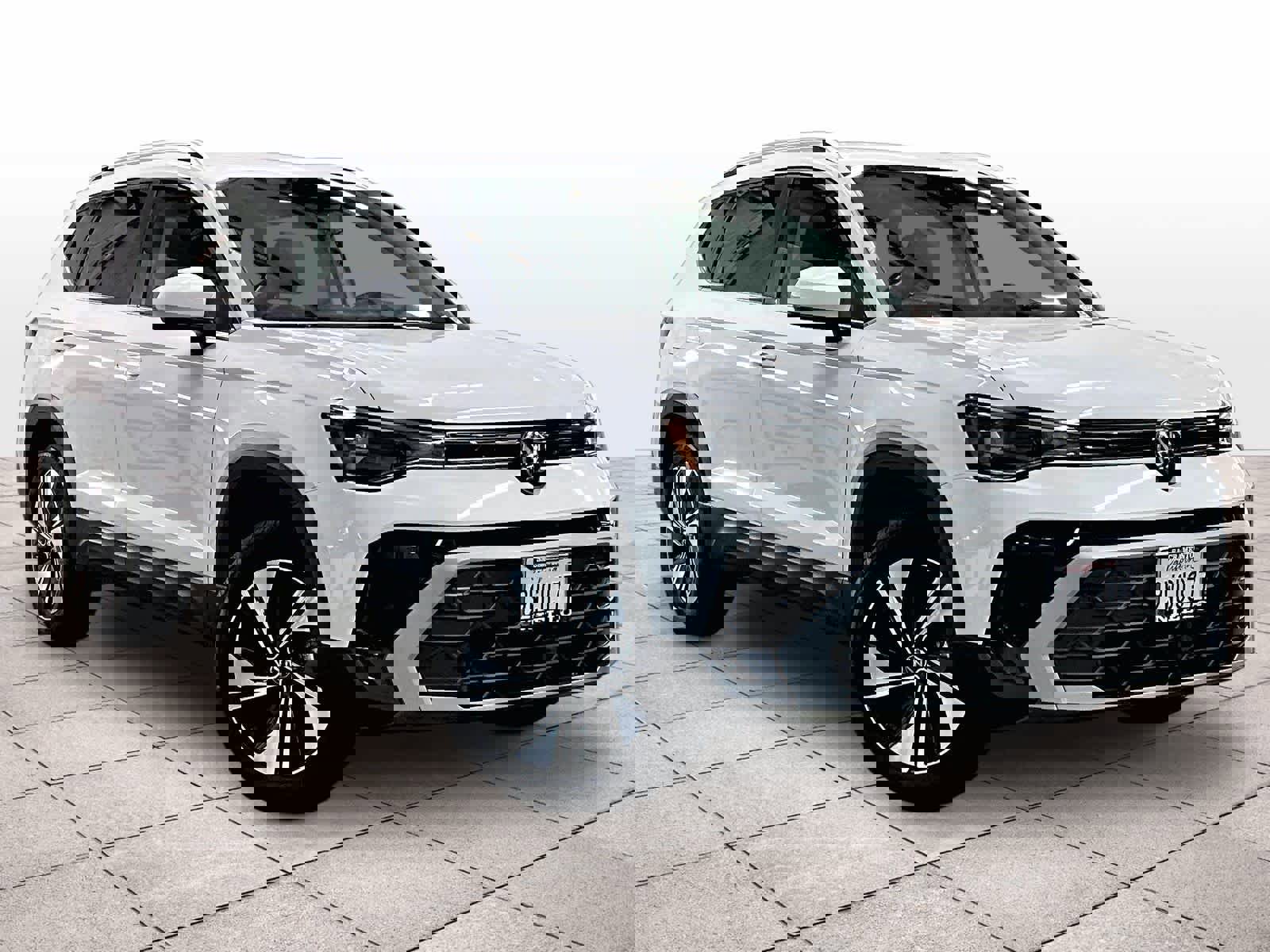 Certified 2025 Volkswagen Taos SE AWD/4WD image 2