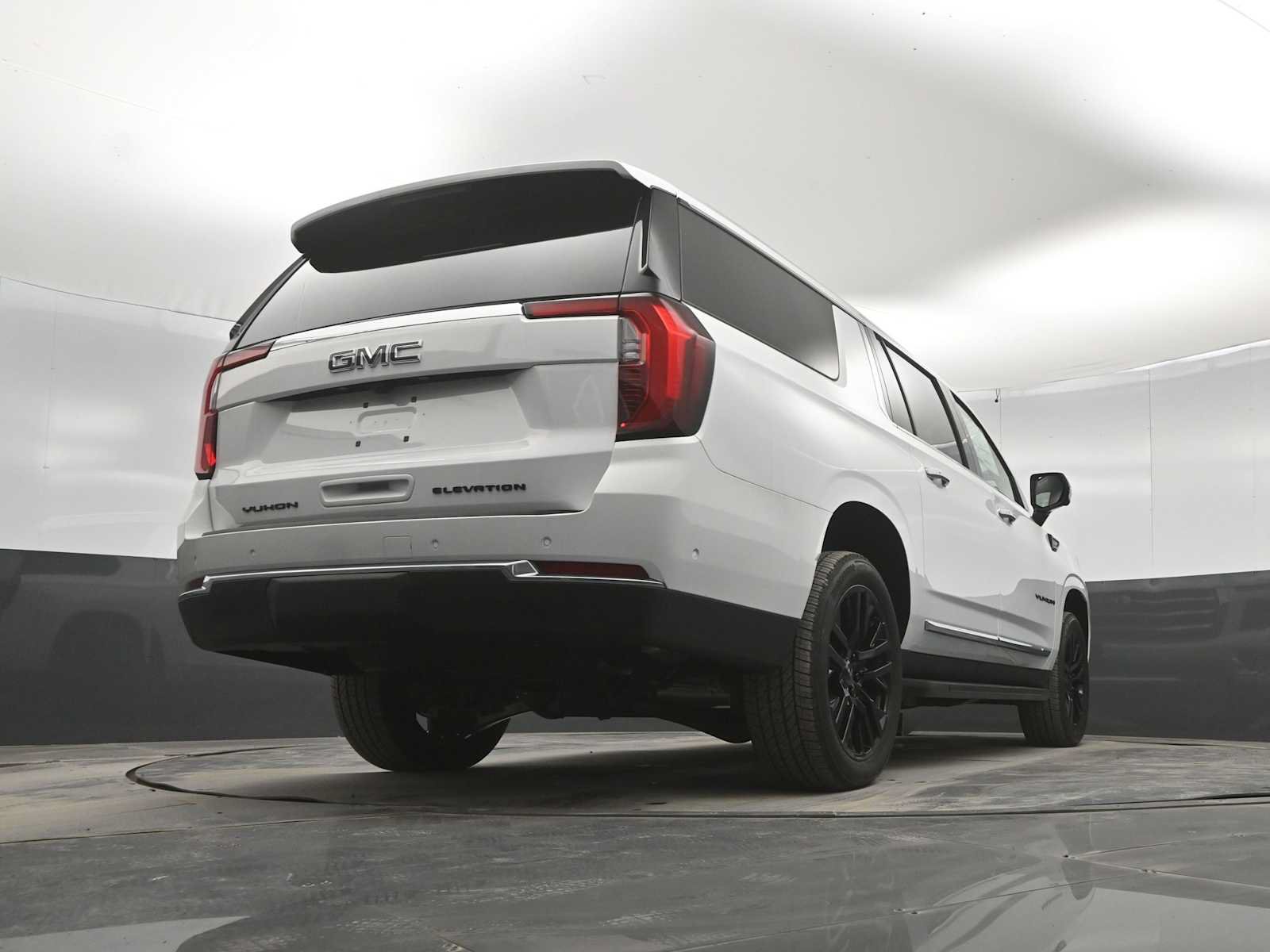 New 2026 GMC Yukon XL Elevation w/ LPO, Elevation Black Package AWD/4WD image 36