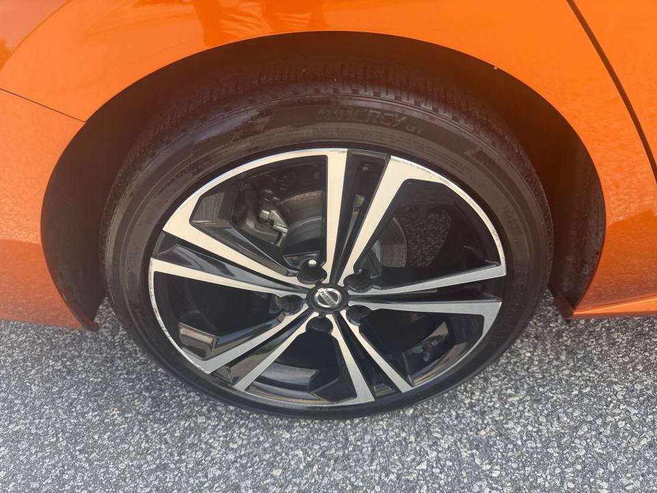 Used 2022 Nissan Sentra SR w/ Lighting Package FWD image 27