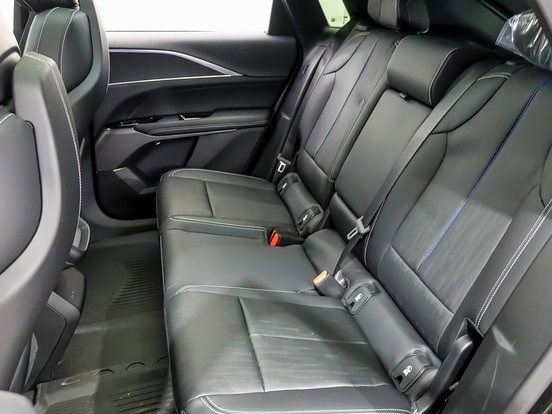 New 2025 Cadillac Lyriq Luxury w/ LPO, Floor Liner Package image 10