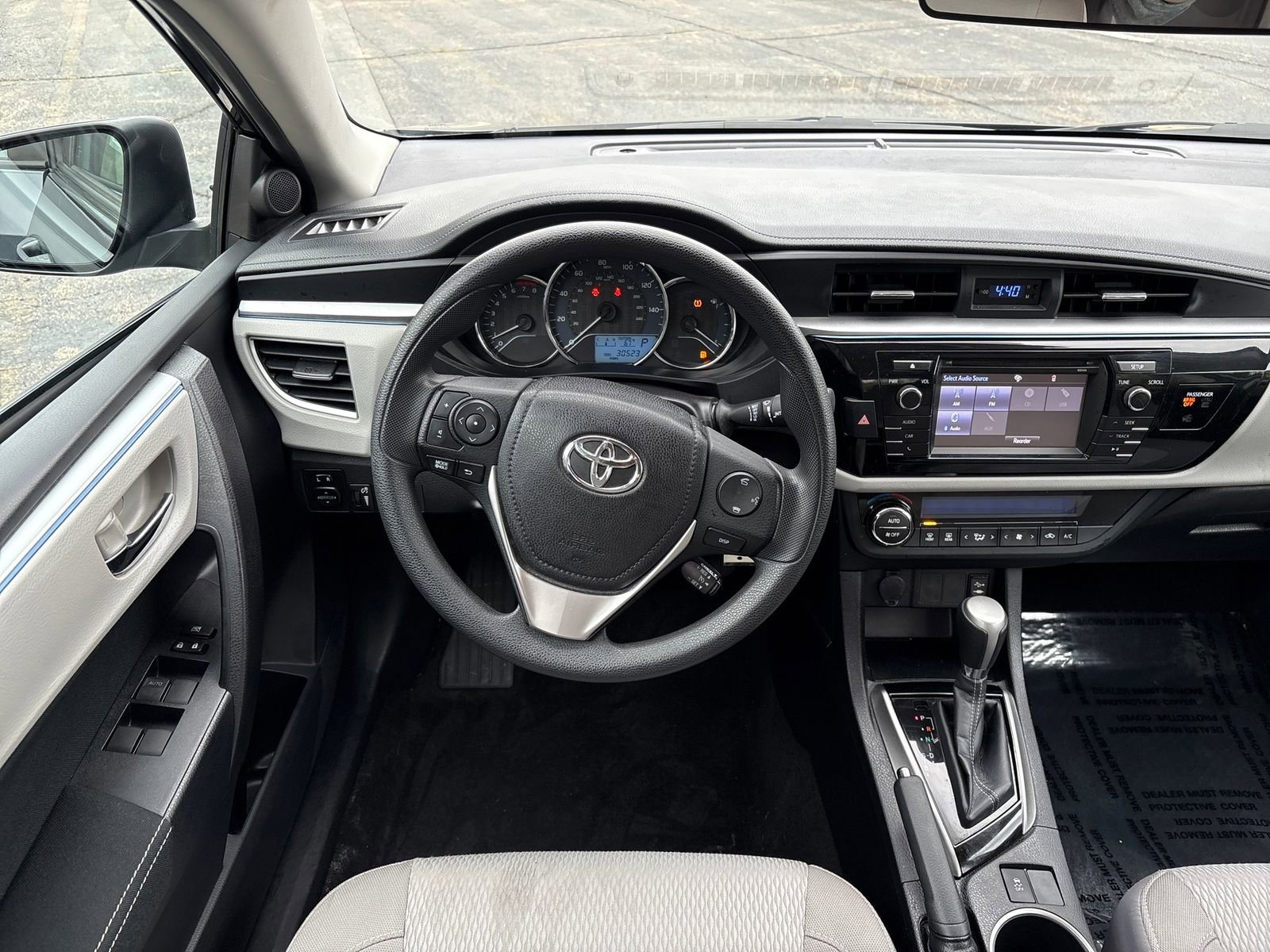 Used 2015 Toyota Corolla LE FWD image 13