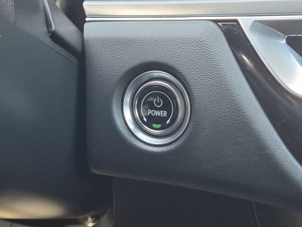 Used 2024 Cadillac Lyriq Tech AWD/4WD image 16