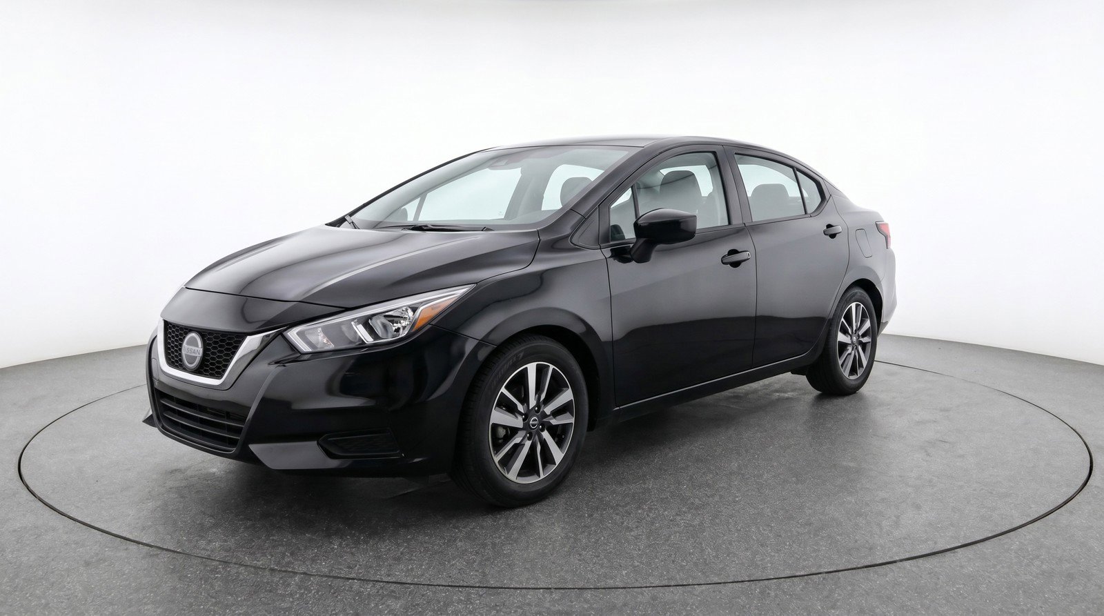 Used 2025 Nissan Versa SV image 3