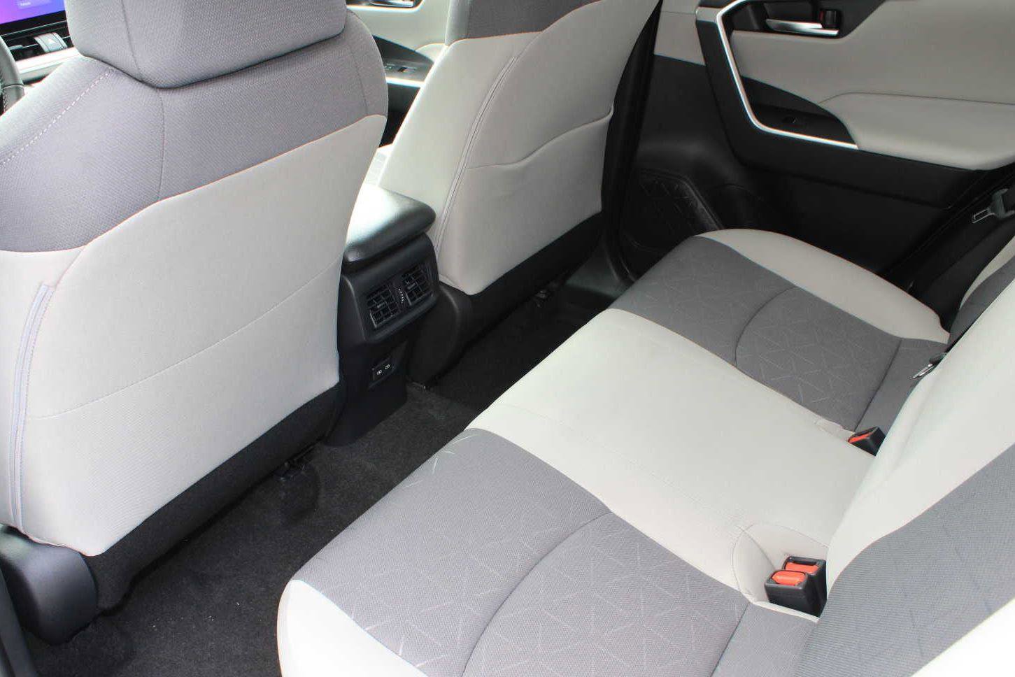 New 2025 Toyota RAV4 XLE image 15