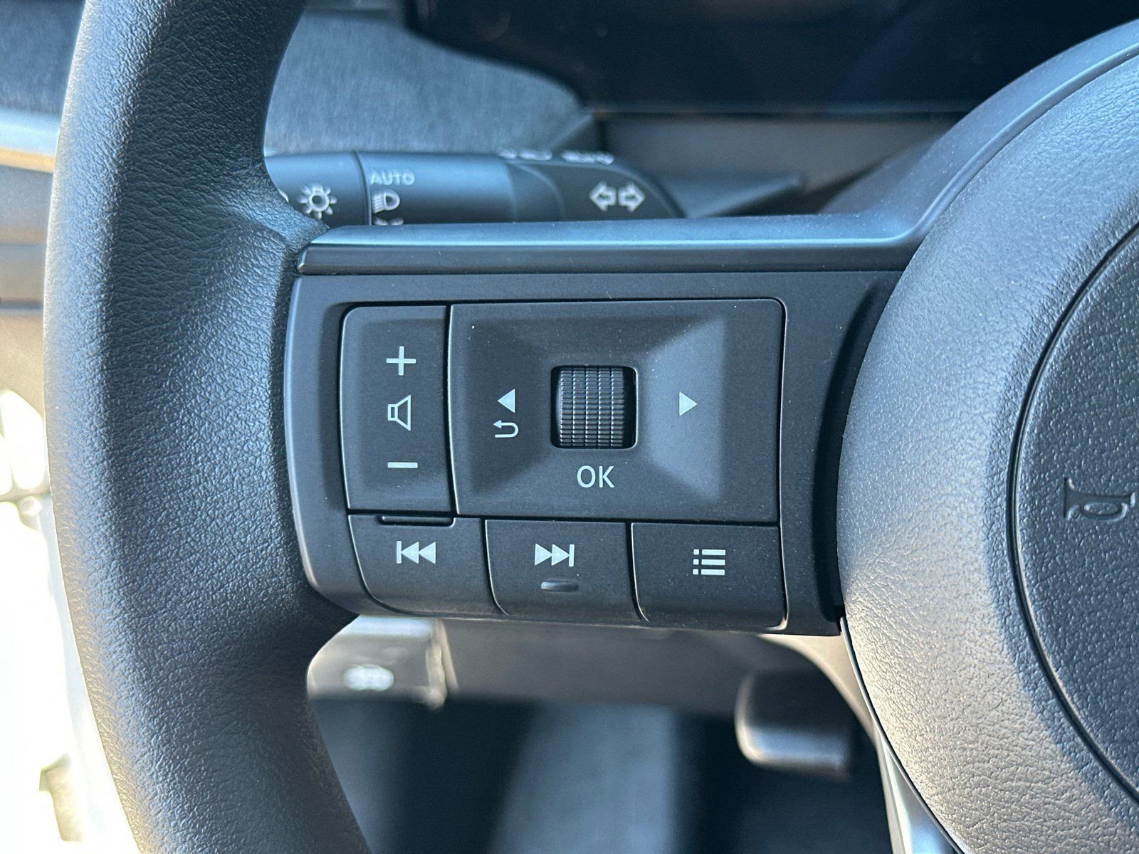 New 2026 Nissan Kicks S w/ Charging Package FWD image 25