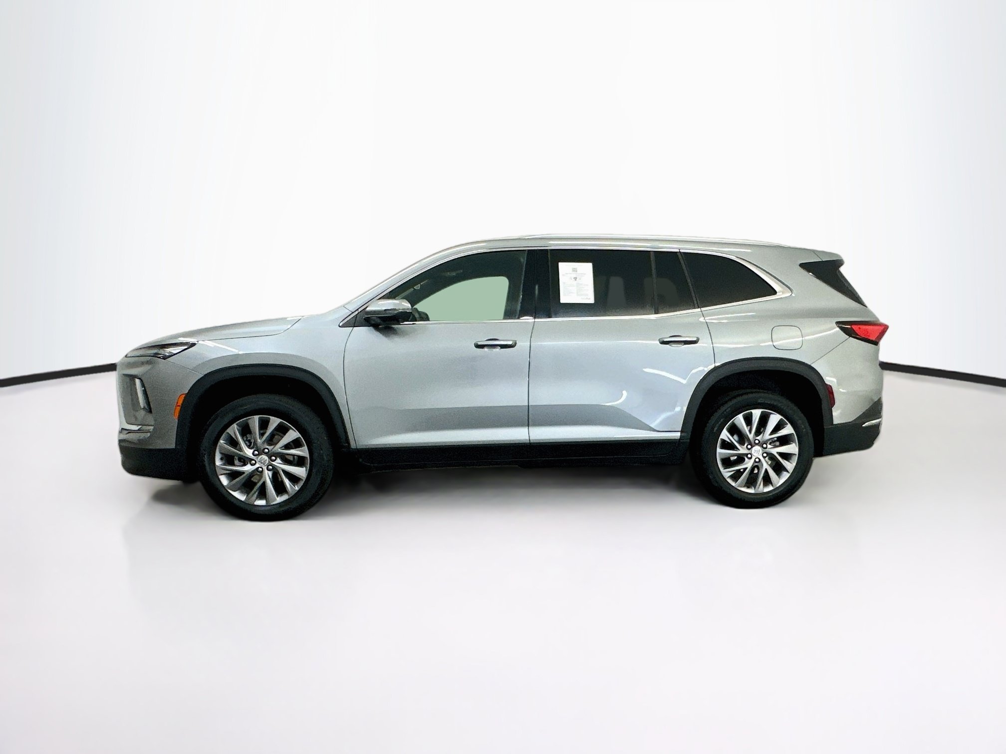 Used 2025 Buick Enclave Preferred AWD/4WD image 4