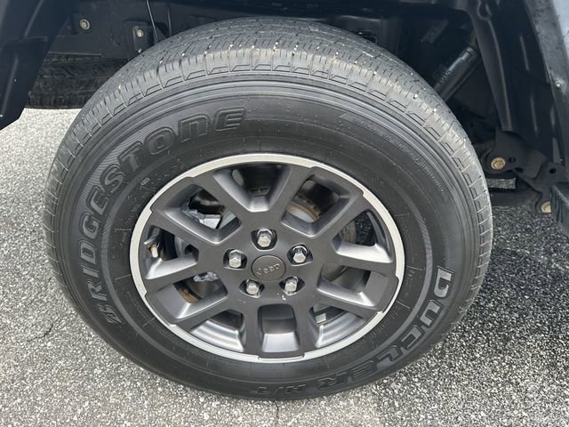 Used 2020 Jeep Gladiator Overland image 17