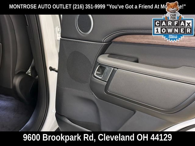 Used 2024 Land Rover Discovery Dynamic SE AWD/4WD image 34