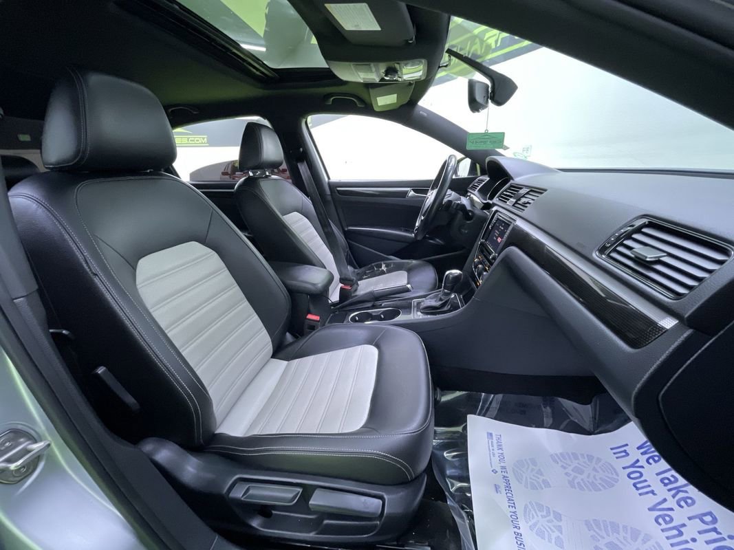 Used 2018 Volkswagen Passat 3.6 image 27