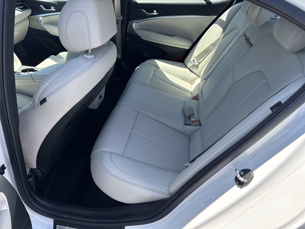 New 2025 Genesis G70 2.5T RWD image 20