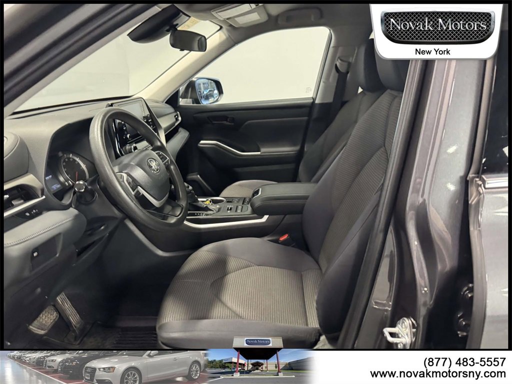 Used 2022 Toyota Highlander L image 12