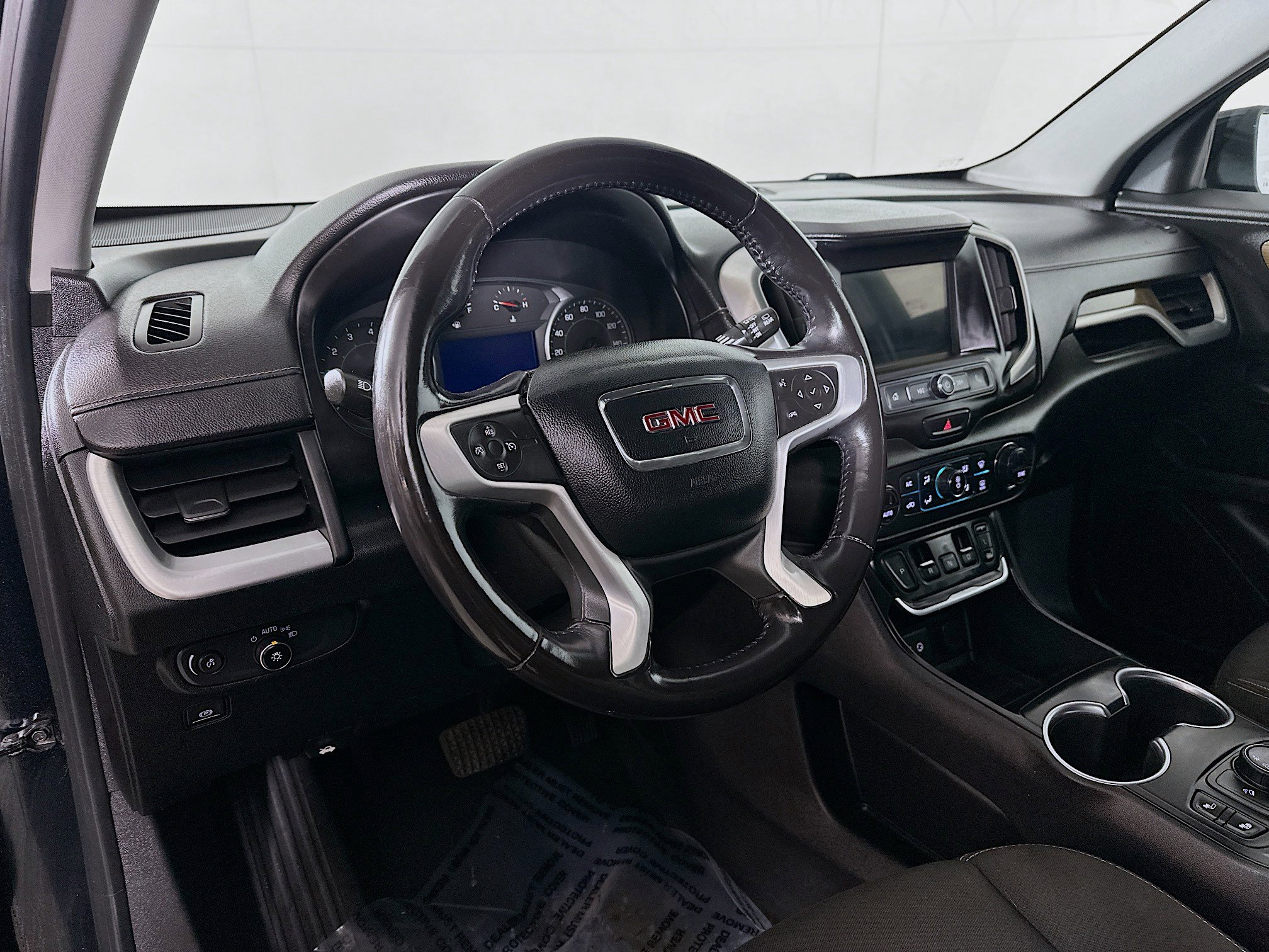 Used 2019 GMC Terrain SLE w/ Driver Convenience Package image 9