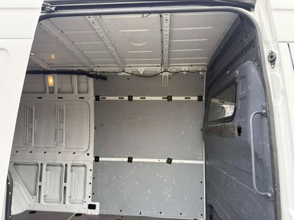 Used 2021 Mercedes-Benz Sprinter 2500 image 25