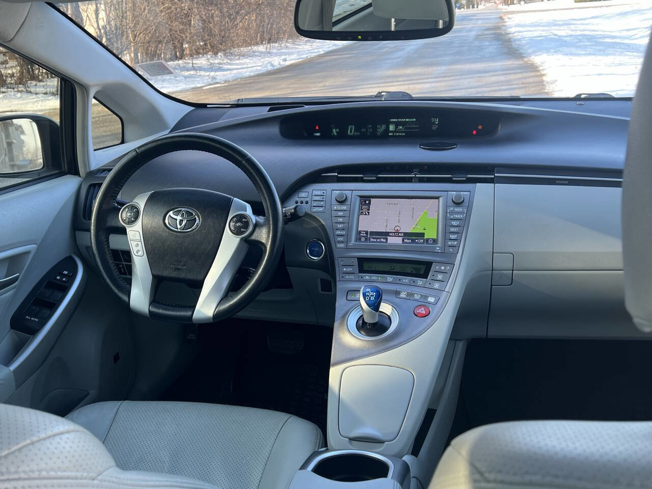 Used 2015 Toyota Prius Four w/ Deluxe Solar Roof Package image 27