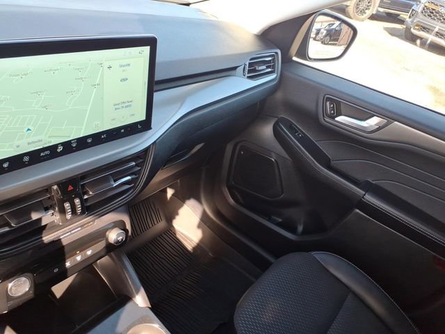 Used 2025 Ford Escape SE image 22