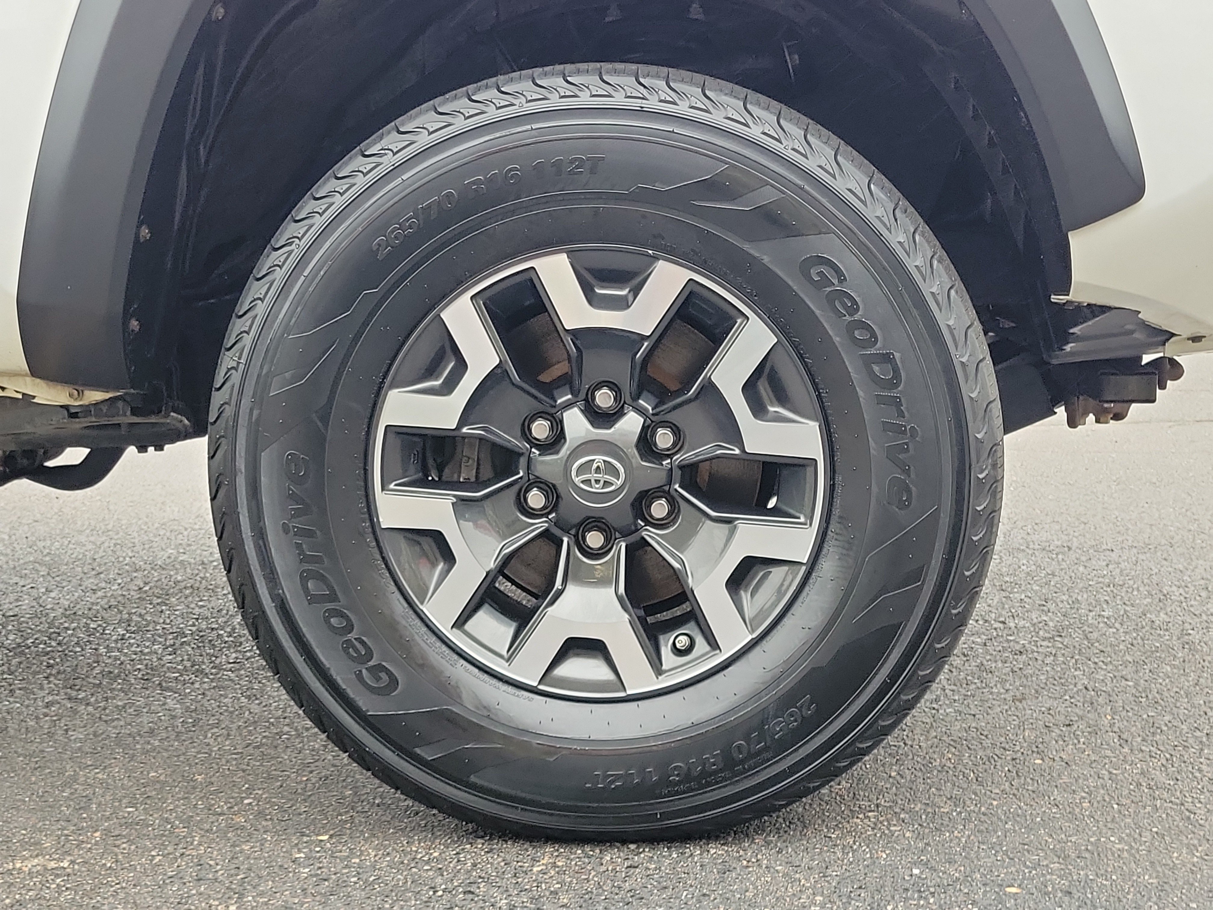 Used 2021 Toyota Tacoma TRD Off-Road AWD/4WD image 5