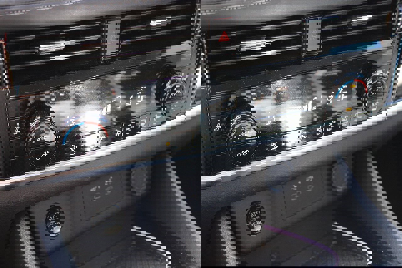 Used 2024 Nissan Rogue SL image 23