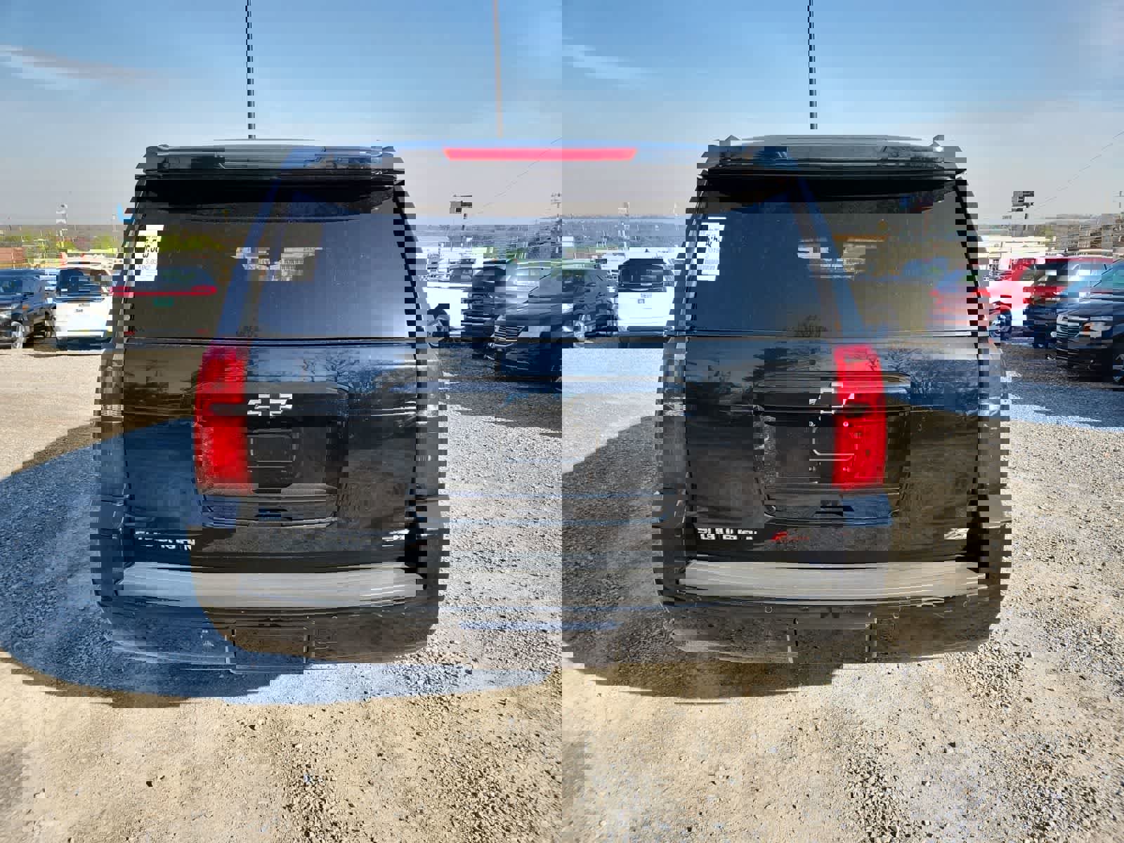 Used 2019 Chevrolet Suburban LT image 4