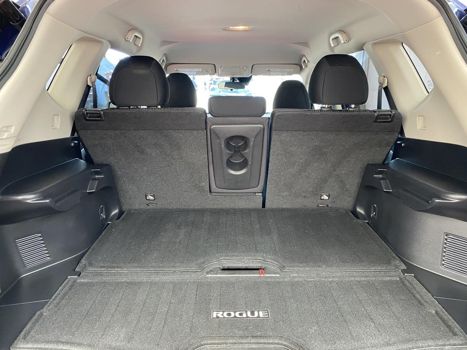 Used 2020 Nissan Rogue SV FWD image 14