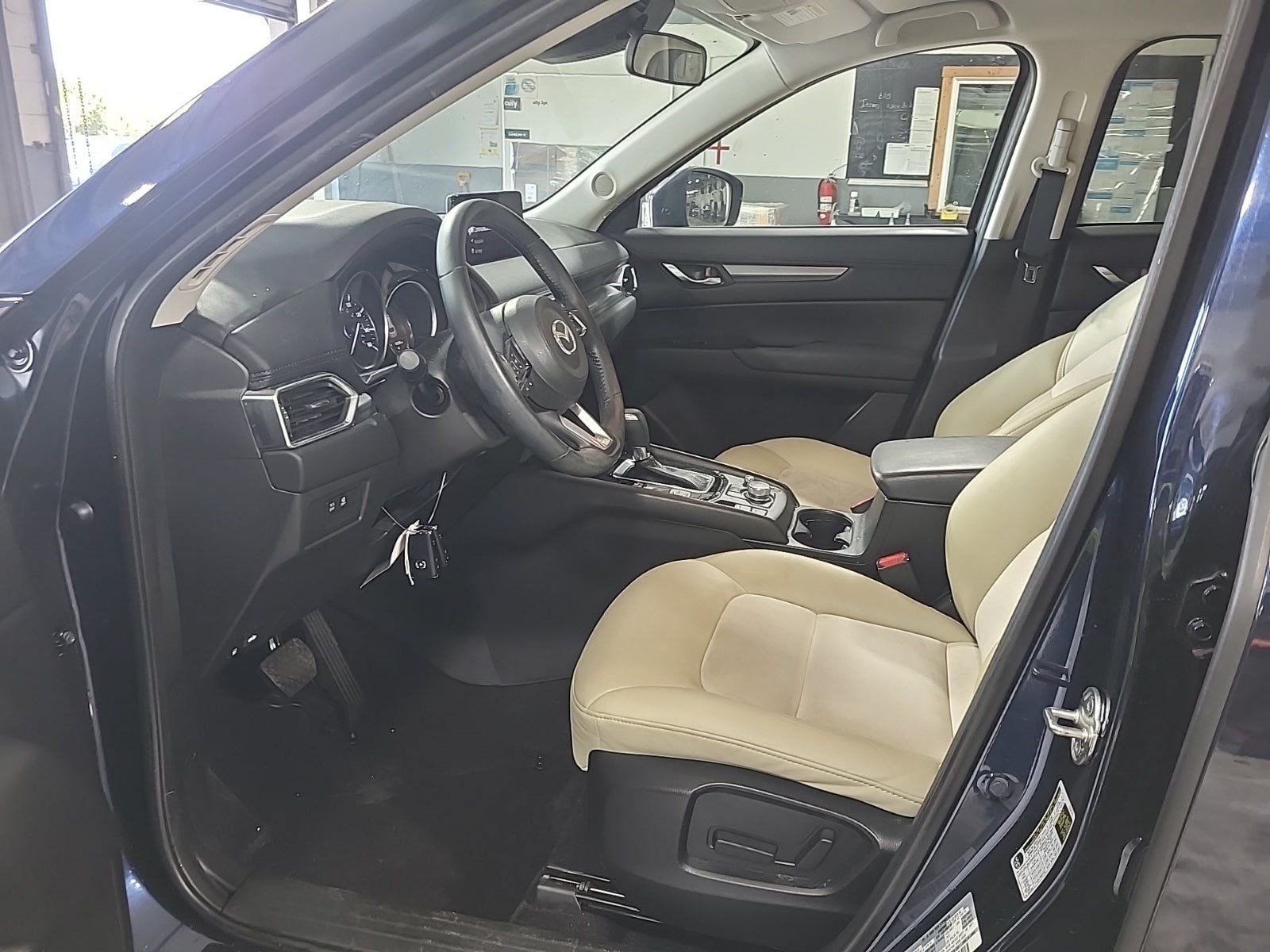 Used 2021 MAZDA CX-5 Touring FWD image 10