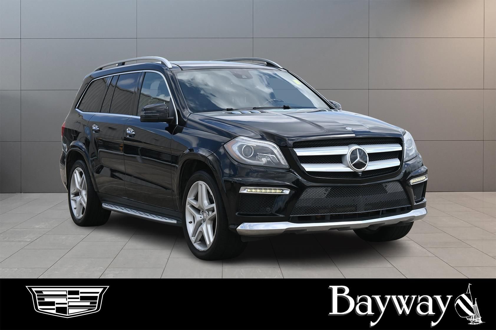 Used 2014 Mercedes-Benz GL 550 4MATIC image 3